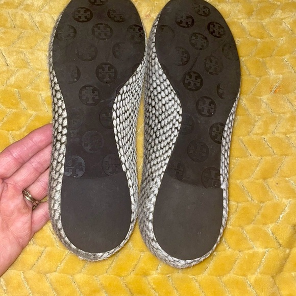 Tory Burch REVA Grey Pony Flats Sz7.5 - Picture 8 of 8
